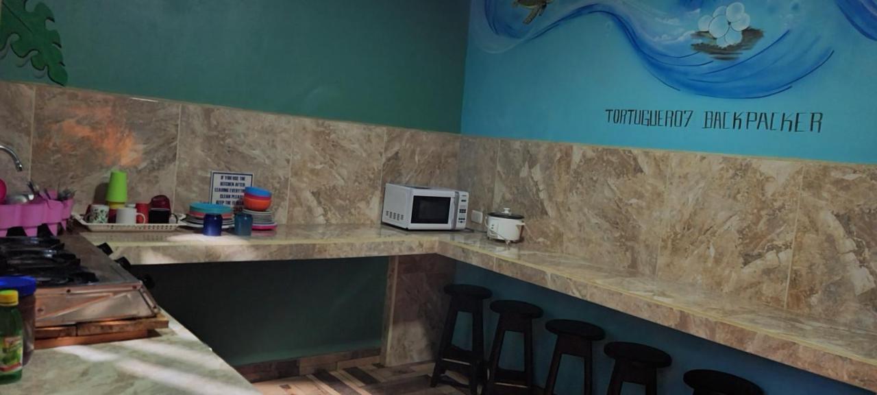 Hostel Tortuguero 7Backpackers Exteriör bild