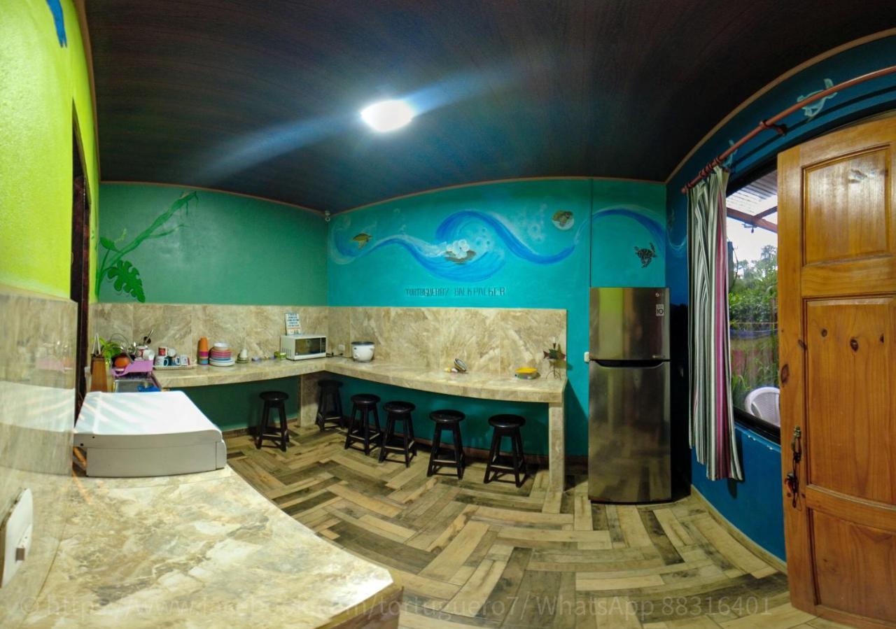 Hostel Tortuguero 7Backpackers Exteriör bild