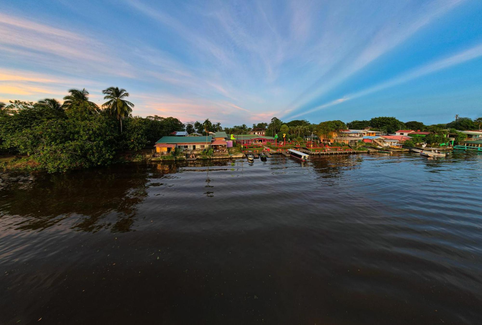 Hostel Tortuguero 7Backpackers Exteriör bild