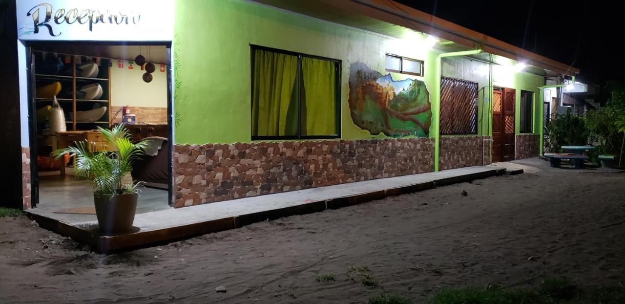 Hostel Tortuguero 7Backpackers Exteriör bild